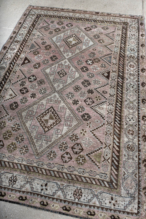 Antique Shiraz Area Rug (4' x 7')